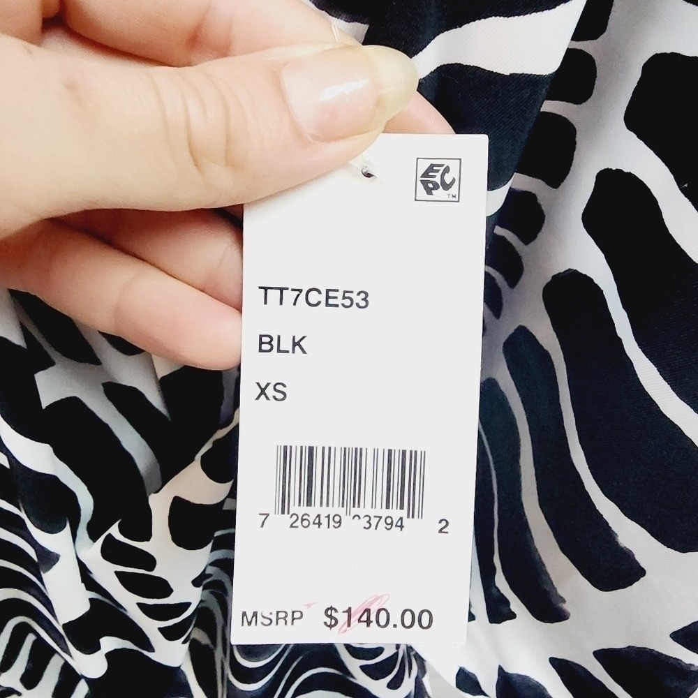 NWF Trina Turk Black White Geometric Empire Waist Butterfly Sleeve Top XS - Picture 7 of 9